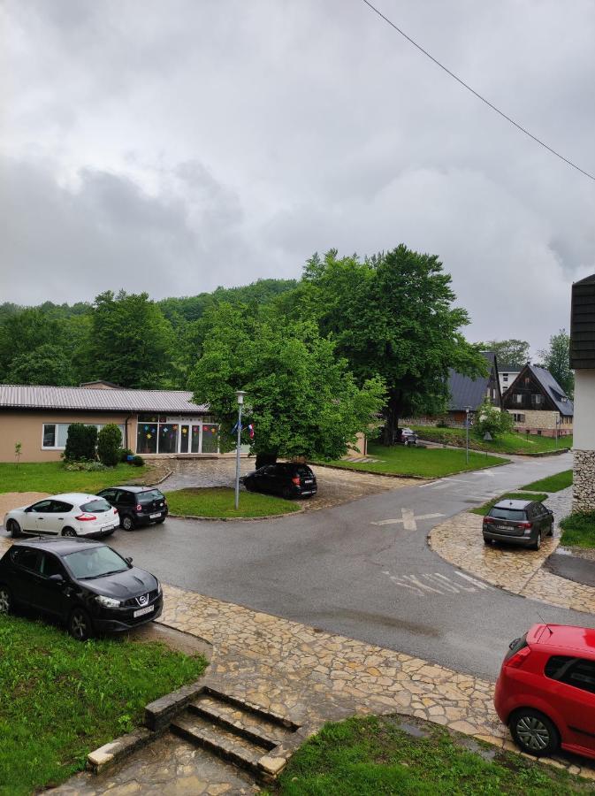 Studio Apartman Rose Appartement Plitvička Jezera Buitenkant foto